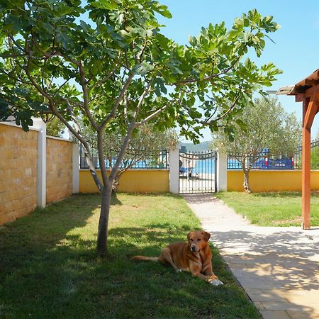 Holiday Home - Beach House 'Amarella' Turanj Extérieur photo