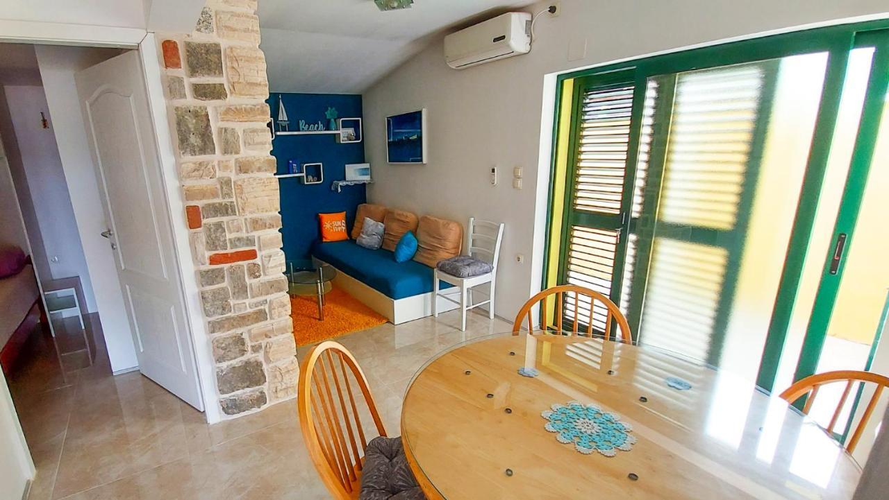 Holiday Home - Beach House 'Amarella' Turanj Extérieur photo