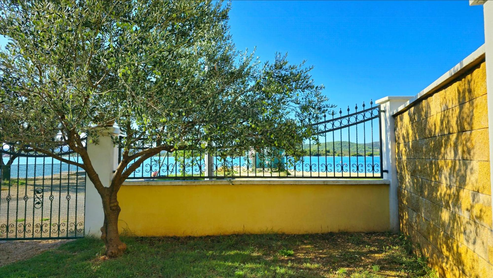 Holiday Home - Beach House 'Amarella' Turanj Extérieur photo